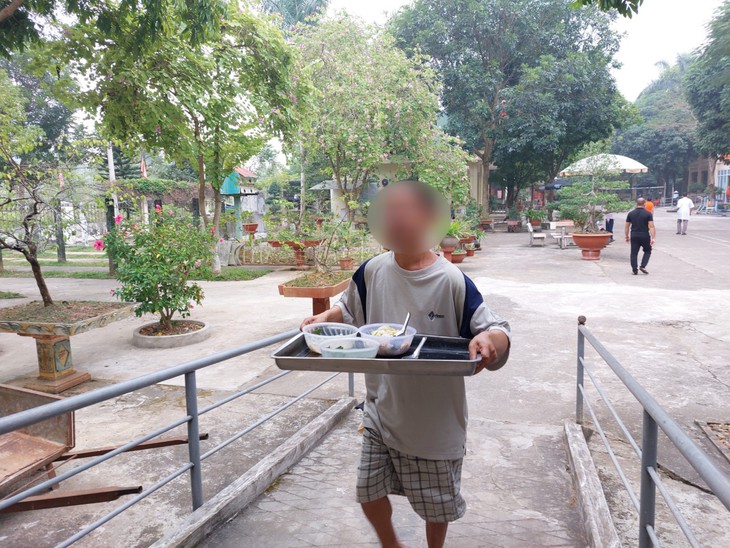 Vị bác sĩ đặc biệt của những nạn nhân chất độc màu da cam - Ảnh 8.