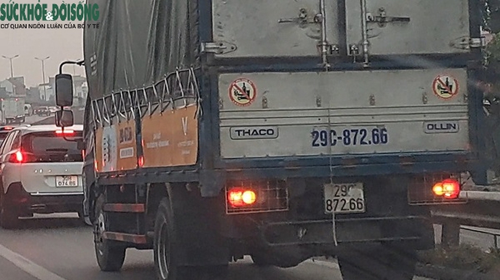Xử nghiêm xe đi vào "làn khẩn cấp" trên đường Vành đai 3 dịp gần Tết - Ảnh 3.