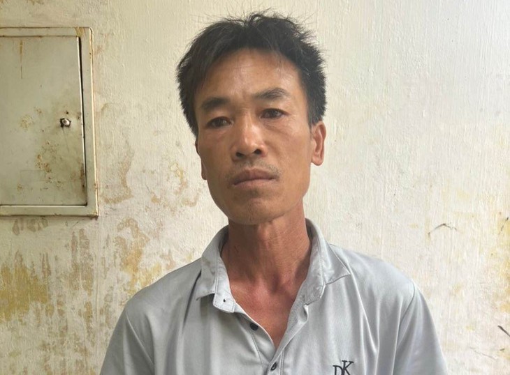 Mâu thuẫn tại quán ăn đêm, người đàn ông rút súng đe dọa giết người - Ảnh 1.