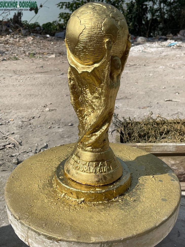 Chiêm ngưỡng 'cúp vàng World Cup' tại làng nghề Hà Nội - Ảnh 10.