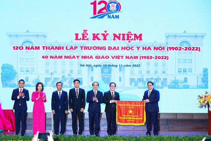 Thủ tướng: Sớm đưa Trường Đại học Y Hà Nội trở thành Đại học khoa học sức khỏe có nhiều trường thành viên - Ảnh 1.