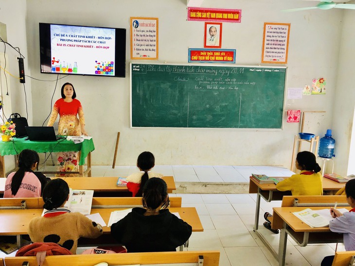 Những người "gieo con chữ” nơi miền biên giới - Ảnh 2.
