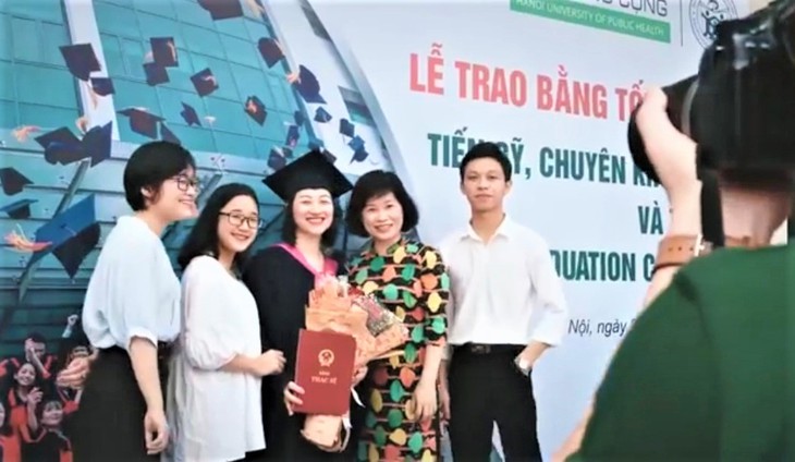 Ngày 20/11 đặc biệt của những giảng viên ngành y  - Ảnh 3.