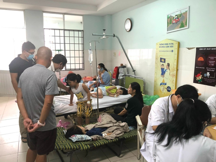 Sức khỏe hàng loạt học sinh Trường Ischool Nha Trang nhập viện sau bữa ăn trưa ra sao? - Ảnh 2. Sức khỏe hàng loạt học sinh Trường Ischool Nha Trang nhập viện sau bữa ăn trưa ra sao? - Ảnh 2.