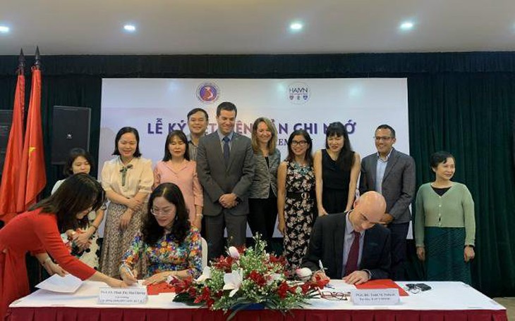 Hợp tác nghiên cứu và áp dụng những sáng kiến về HIV/AIDS