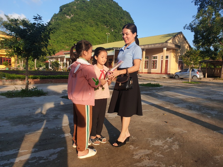 Gửi một phần thân thể nơi chiến trường rồi về quê cùng vợ nuôi lớn 8 người con làm nhiệm vụ "trồng người" - Ảnh 5.