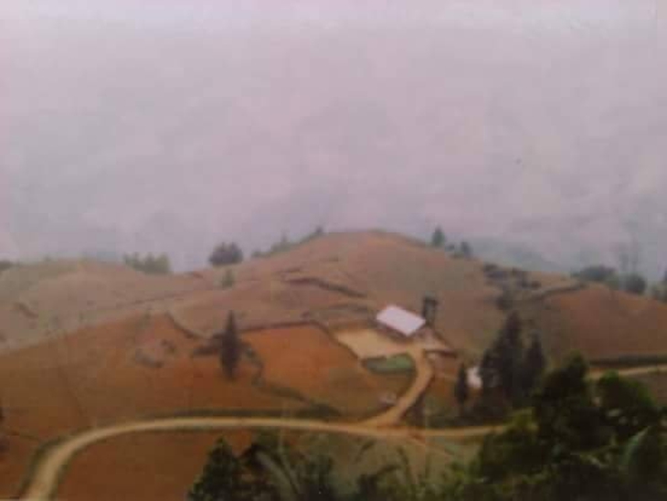 Nhọc nhằn 'cõng chữ' lên vùng cao - Ảnh 3.