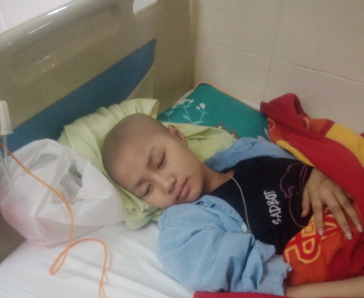 MS 804: Mẹ nghèo khóc nghẹn khi con gái mắc ung thư xương, con trai bị tai nạn giao thông - Ảnh 2. MS 804: Mẹ nghèo khóc nghẹn khi con gái mắc ung thư xương, con trai bị tai nạn giao thông - Ảnh 2.