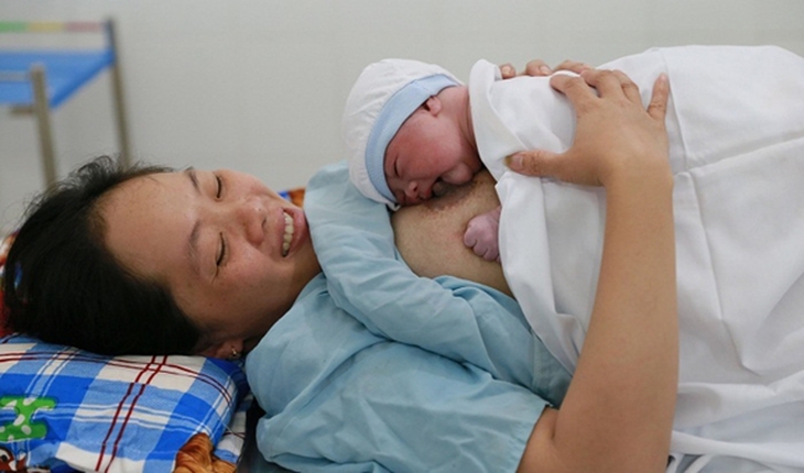 Nuôi con bằng sữa mẹ để phòng chống suy dinh dưỡng cho trẻ - Ảnh 3.