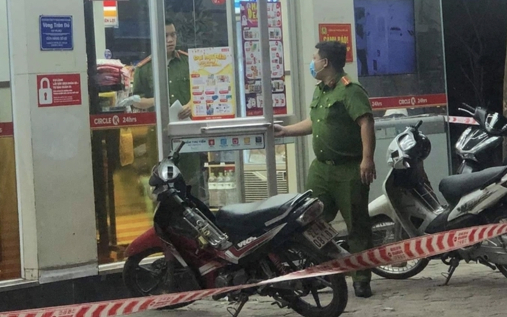 Phát hiện thi thể nam trong nhà vệ sinh khóa cửa tại Circle K 