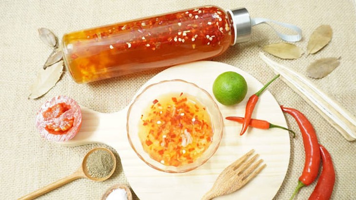 Cách pha nước mắm tỏi ớt đẹp mắt đúng điệu nhà hàng, để ăn dần được cả tháng mà nhiều người chưa biết - Ảnh 6. Cách pha nước mắm tỏi ớt đẹp mắt đúng điệu nhà hàng, để ăn dần được cả tháng mà nhiều người chưa biết - Ảnh 6.