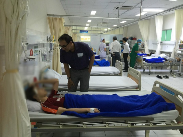 Một học sinh đã tử vong trong vụ ngộ độc thực phẩm tập thể ở trường Trường Ischool Nha Trang - Ảnh 3.