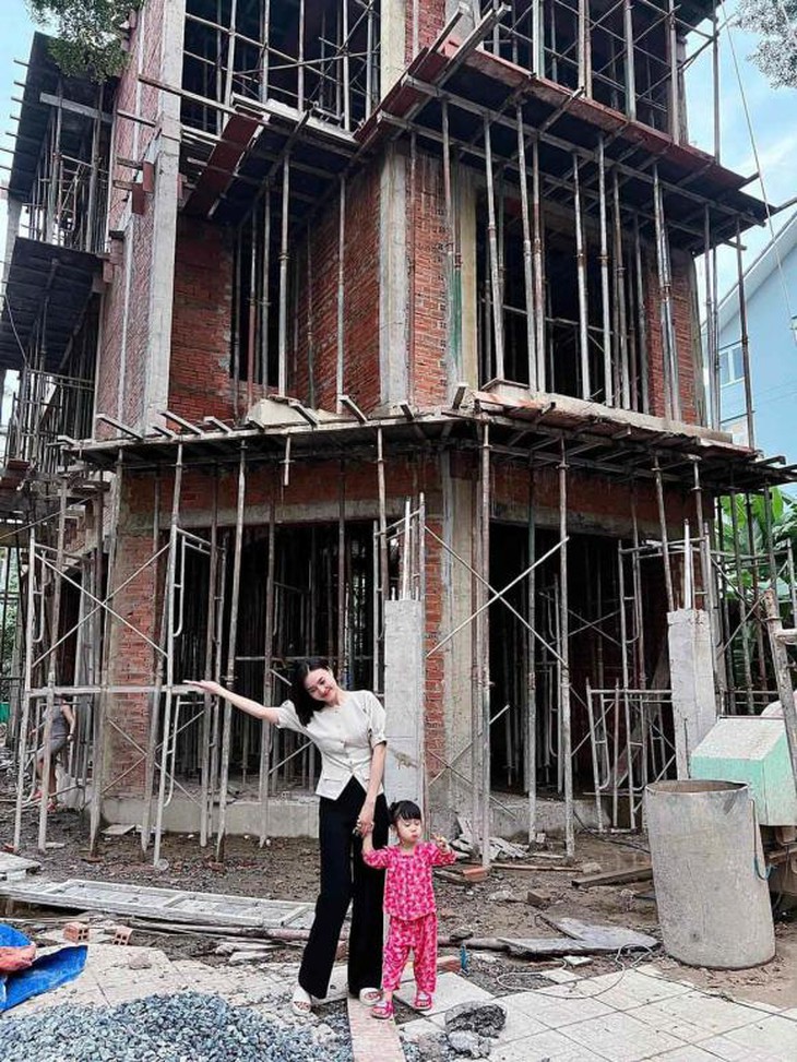 Ngắm căn biệt thự bạc tỷ của Lan Ngọc tặng ba mẹ: Góc nào cũng sang trọng - Ảnh 5.
