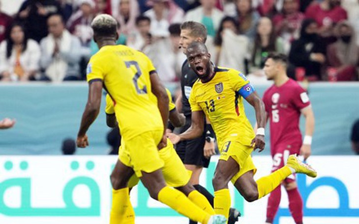 Ecuador đánh bại chủ nhà Qatar ở trận khai mạc World Cup 2022