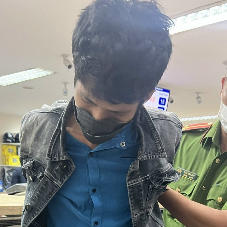 Thấy gì sau hàng loạt vụ cướp ngân hàng? - Ảnh 2. Thấy gì sau hàng loạt vụ cướp ngân hàng? - Ảnh 2.