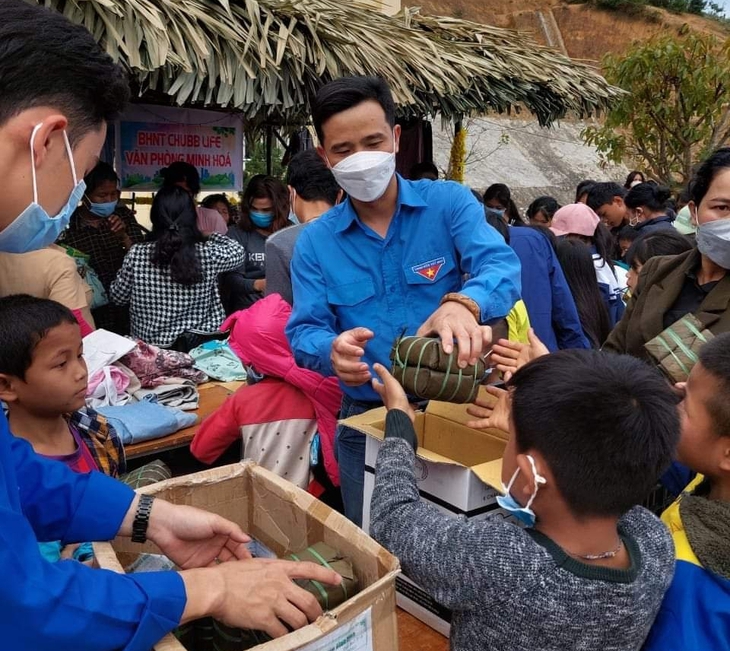 Thầy giáo trường y 30 lần hiến máu và đam mê làm thiện nguyện - Ảnh 5. Thầy giáo trường y 30 lần hiến máu và đam mê làm thiện nguyện - Ảnh 5.
