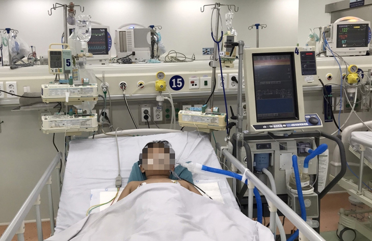 Bé trai ngưng tim do uống nhầm methadone cai nghiện ma túy - Ảnh 1. Bé trai ngưng tim do uống nhầm methadone cai nghiện ma túy - Ảnh 1.