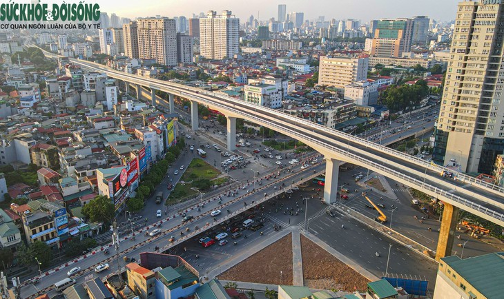 Cận cảnh đường Vành đai 2 gần 10.000 tỷ đồng trước ngày thông xe - Ảnh 1.