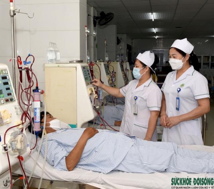 Nữ điều dưỡng tận tâm, hết lòng vì người bệnh - Ảnh 1. Nữ điều dưỡng tận tâm, hết lòng vì người bệnh - Ảnh 1.