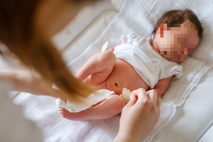 Chăm sóc vùng kín cho bé gái sơ sinh đúng cách - Ảnh 3.