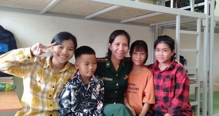 "Đồng hành cùng ký túc xá vùng biên" - Ảnh 4.