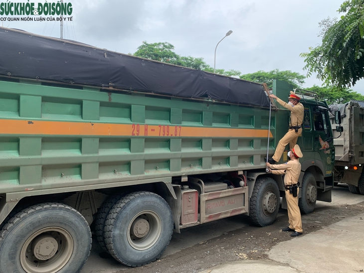 Xảy ra gần 200 vụ TNGT trong tuần đầu thực hiện cao điểm ATGT Tết 2023 - Ảnh 4. Xảy ra gần 200 vụ TNGT trong tuần đầu thực hiện cao điểm ATGT Tết 2023 - Ảnh 4.