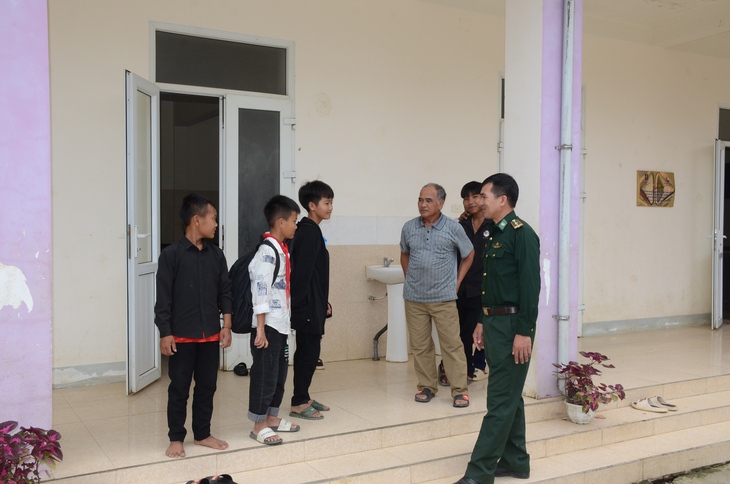 "Đồng hành cùng ký túc xá vùng biên" - Ảnh 2.