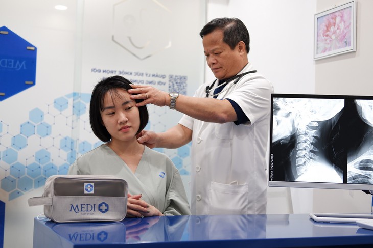 Hiểm họa tự chữa xương khớp, càng chữa càng đau - Ảnh 2.