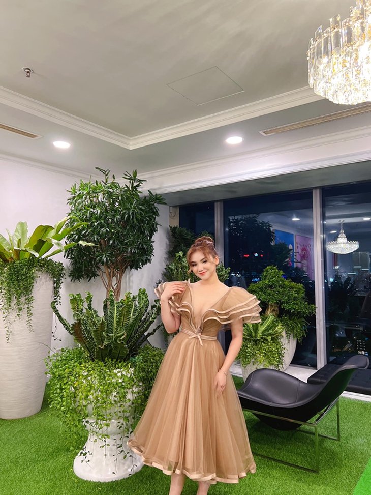 Nhan sắc xinh đẹp của Lady Mây - nữ ca sĩ từng được Hồ Quỳnh Hương dìu dắt - Ảnh 11.