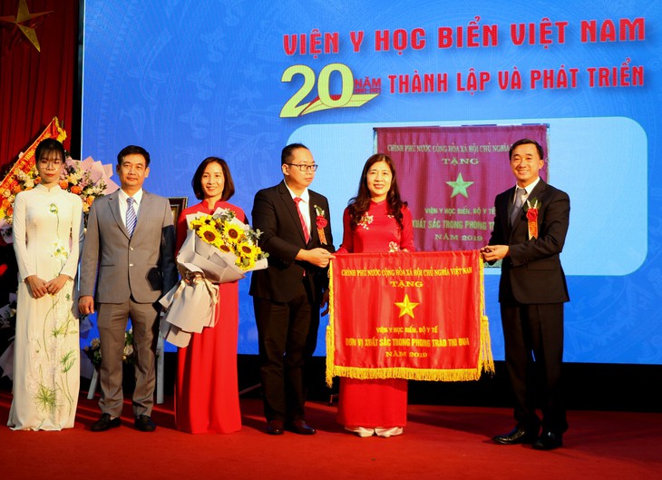 Viện Y học biển Việt Nam kỷ niệm 20 năm xây dựng và trưởng thành - Ảnh 9. Viện Y học biển Việt Nam kỷ niệm 20 năm xây dựng và trưởng thành - Ảnh 9.