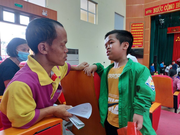 Hơn 350 người nghèo ở Bắc Ninh được KCB miễn phí - Ảnh 1. Hơn 350 người nghèo ở Bắc Ninh được KCB miễn phí - Ảnh 1.
