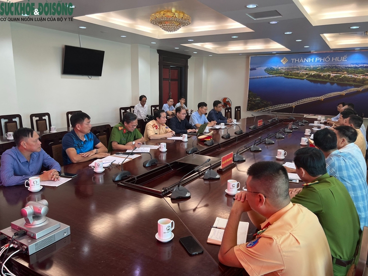 Thăm hỏi gia đình 3 mẹ con tử vong thương tâm tại Huế - Ảnh 1.