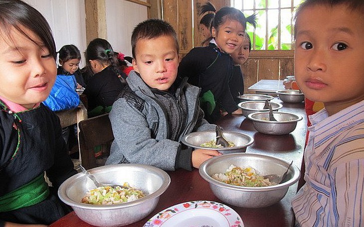 Chính sách dinh dưỡng cho bà mẹ và trẻ em