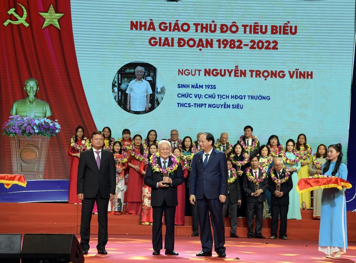 Hà Nội có duy nhất một thầy giáo được đề nghị xét tặng danh hiệu Nhà giáo Nhân dân - Ảnh 3.