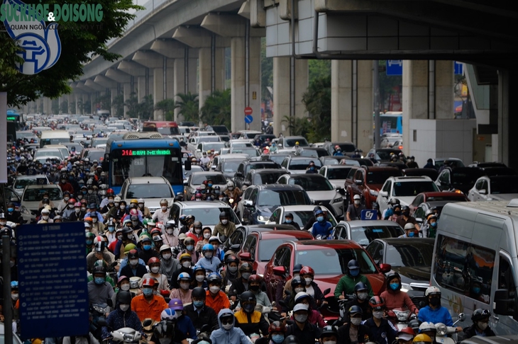 Phương tiện cá nhân tăng chóng mặt, Hà Nội thêm 10 ‘điểm đen’ ùn tắc giao thông - Ảnh 2. Phương tiện cá nhân tăng chóng mặt, Hà Nội thêm 10 ‘điểm đen’ ùn tắc giao thông - Ảnh 2.