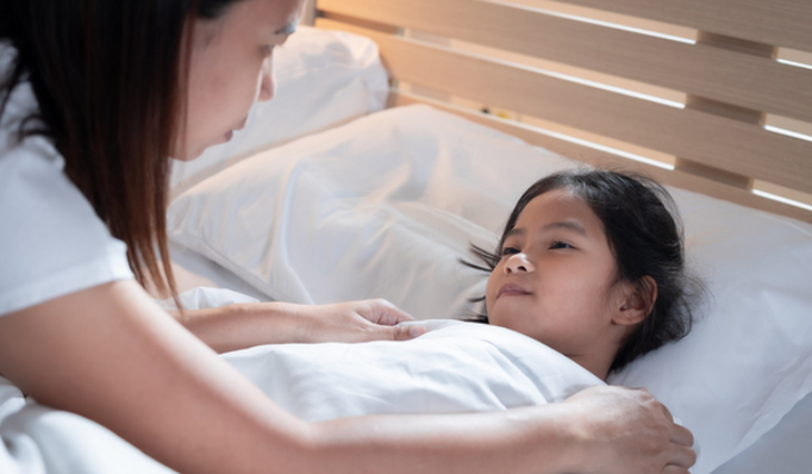 Mẹ có biết hỗ trợ giảm viêm họng không cần kháng sinh? - Ảnh 1.