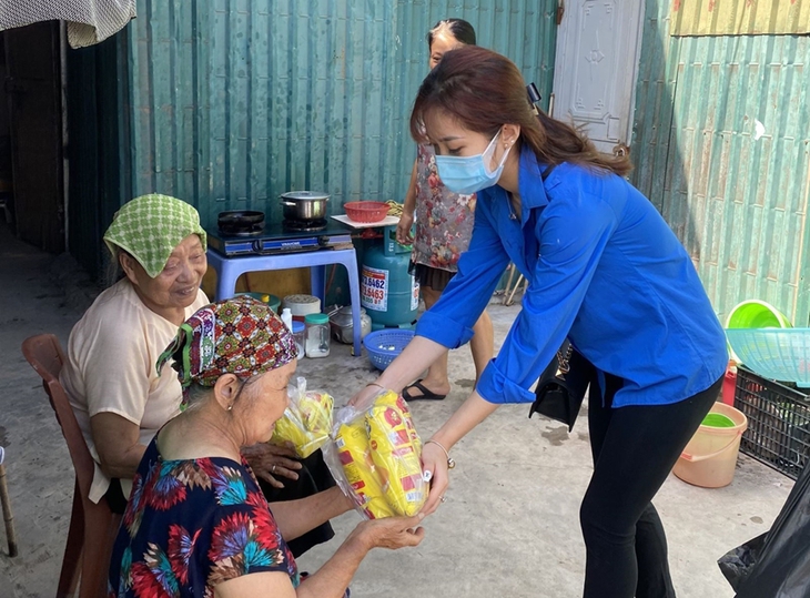 Hà Nội: Phát huy nội lực, nguồn lực xã hội để chăm lo cho người có hoàn cảnh khó khăn - Ảnh 2. Hà Nội: Phát huy nội lực, nguồn lực xã hội để chăm lo cho người có hoàn cảnh khó khăn - Ảnh 2.