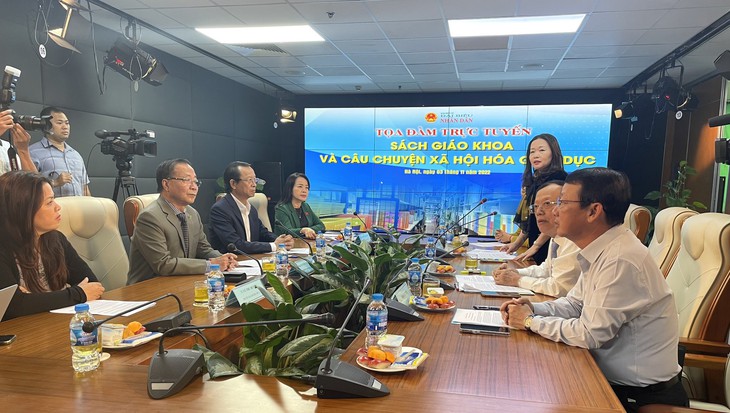 Nhà nước định giá sách giáo khoa nhưng chưa chắc giá sách đã giảm nhiều - Ảnh 2. Nhà nước định giá sách giáo khoa nhưng chưa chắc giá sách đã giảm nhiều - Ảnh 2.