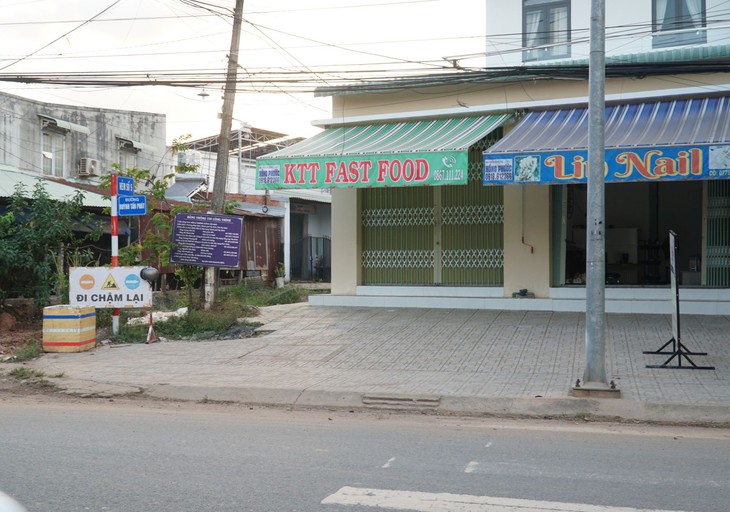 Đã xác định cơ sở kinh doanh thức ăn nhanh khiến 10 học sinh ngộ độc sau bữa sáng - Ảnh 1. Đã xác định cơ sở kinh doanh thức ăn nhanh khiến 10 học sinh ngộ độc sau bữa sáng - Ảnh 1.