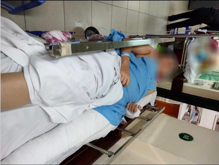 Từ vụ học sinh nhảy lầu do bị tụt quần giữa sân trường: Chuyên gia giáo dục có lời khuyên - Ảnh 2. Từ vụ học sinh nhảy lầu do bị tụt quần giữa sân trường: Chuyên gia giáo dục có lời khuyên - Ảnh 2.