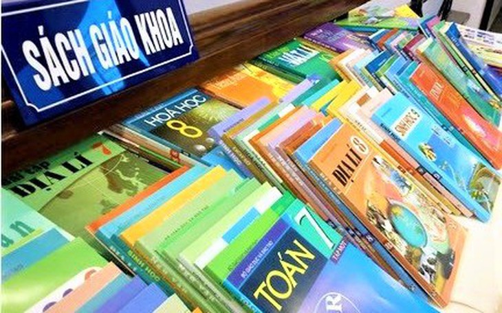 Nên để nhà nước hay thị trường định giá sách giáo khoa?