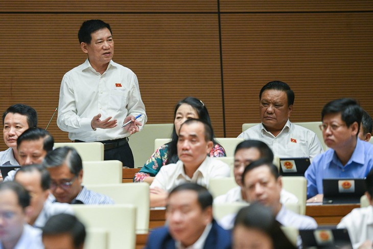 Bộ trưởng Hồ Đức Phớc: Bệnh viện xin tự chủ một phần là hợp lý, miễn sao phục vụ cho người dân tốt nhất - Ảnh 3. Bộ trưởng Hồ Đức Phớc: Bệnh viện xin tự chủ một phần là hợp lý, miễn sao phục vụ cho người dân tốt nhất - Ảnh 3.
