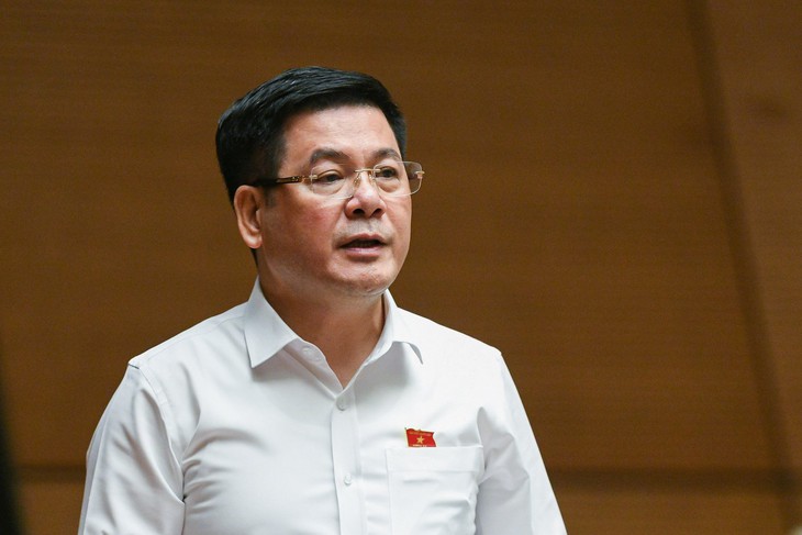 Bình ổn, điều hành, đảm bảo nguồn cung xăng dầu làm 'nóng' nghị trường Quốc hội - Ảnh 4.