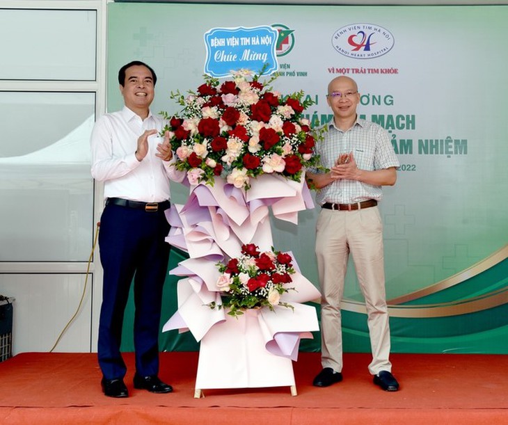 Bệnh viện ĐK TP Vinh khai trương phòng khám tim mạch do chuyên gia đầu ngành Bệnh viện tim Hà Nội Đảm nhiệm - Ảnh 2. Bệnh viện ĐK TP Vinh khai trương phòng khám tim mạch do chuyên gia đầu ngành Bệnh viện tim Hà Nội Đảm nhiệm - Ảnh 2.