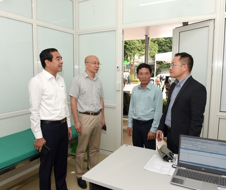 Bệnh viện ĐK TP Vinh khai trương phòng khám tim mạch do chuyên gia đầu ngành Bệnh viện tim Hà Nội Đảm nhiệm - Ảnh 4. Bệnh viện ĐK TP Vinh khai trương phòng khám tim mạch do chuyên gia đầu ngành Bệnh viện tim Hà Nội Đảm nhiệm - Ảnh 4.