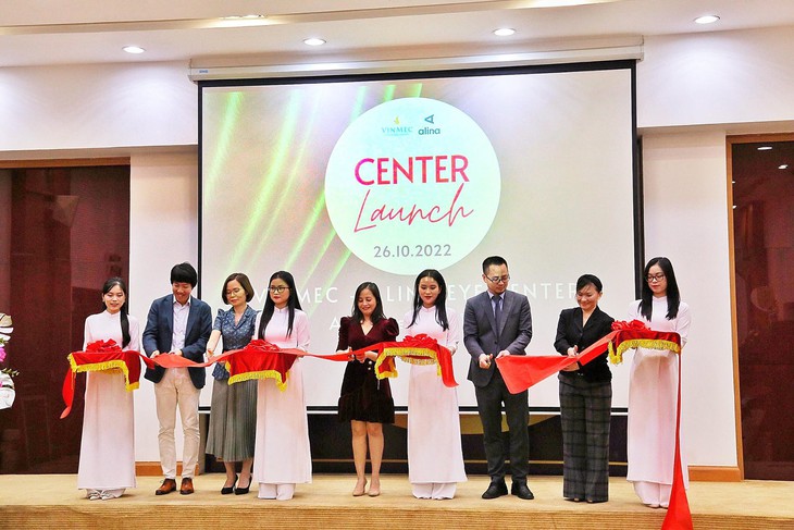 Bệnh viện đa khoa quốc tế VINMEC TIMES CITY và BỆNH VIỆN CHUYÊN KHOA MẮT ALINA hợp tác khai trương trung tâm mắt Vinmec - Alina, liên kết với Rohto - Ảnh 1.