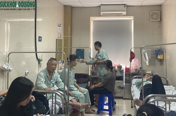 Hà Nội: Ca mắc sốt xuất huyết tăng, cơ sở y tế căng sức điều trị - Ảnh 1. Hà Nội: Ca mắc sốt xuất huyết tăng, cơ sở y tế căng sức điều trị - Ảnh 1.
