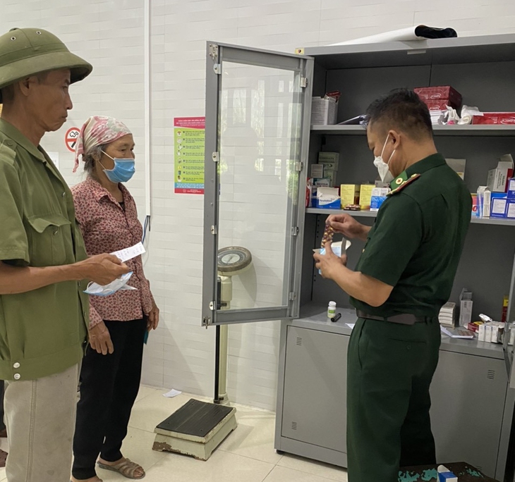Thầy thuốc "Quân hàm xanh" nơi miền biên giới - Ảnh 2.