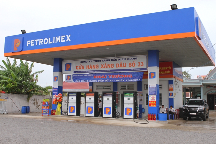 Từ 8/11-13/11, các cửa hàng xăng dầu của Petrolimex bán hàng 24/24 tại Hà Nội - Ảnh 2.