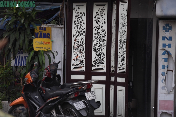 Hà Nội: Quán trà đá, tạp hóa tranh thủ bán xăng lẻ 'kiếm thêm' - Ảnh 8.
